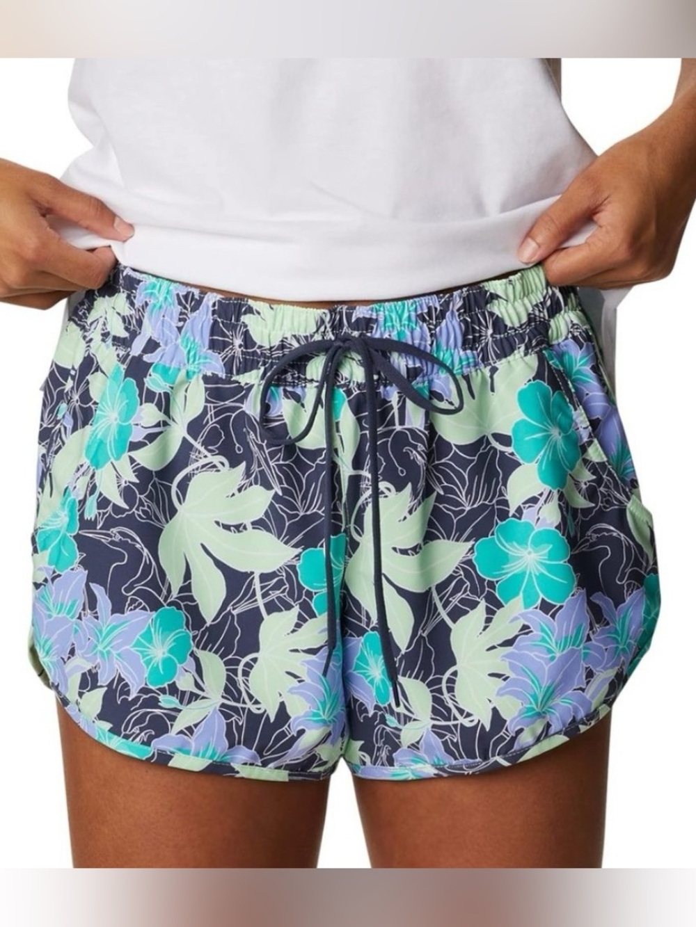 Columbia Bogata Bay stretch shorts Lakeshore floral print Aqua coral color L